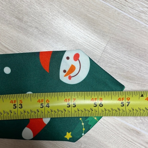 Holiday Green Santa Tie for Men - Picture 11 of 13